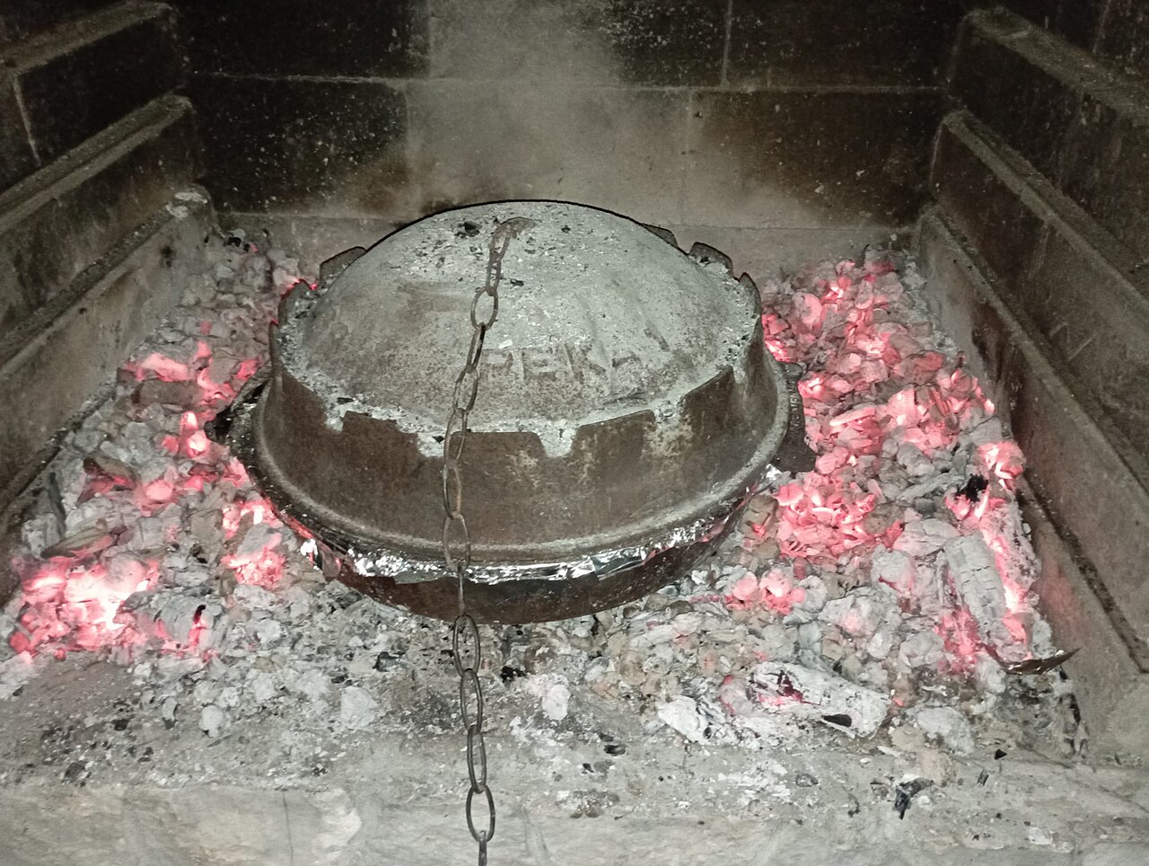 Commons: Domaća peka