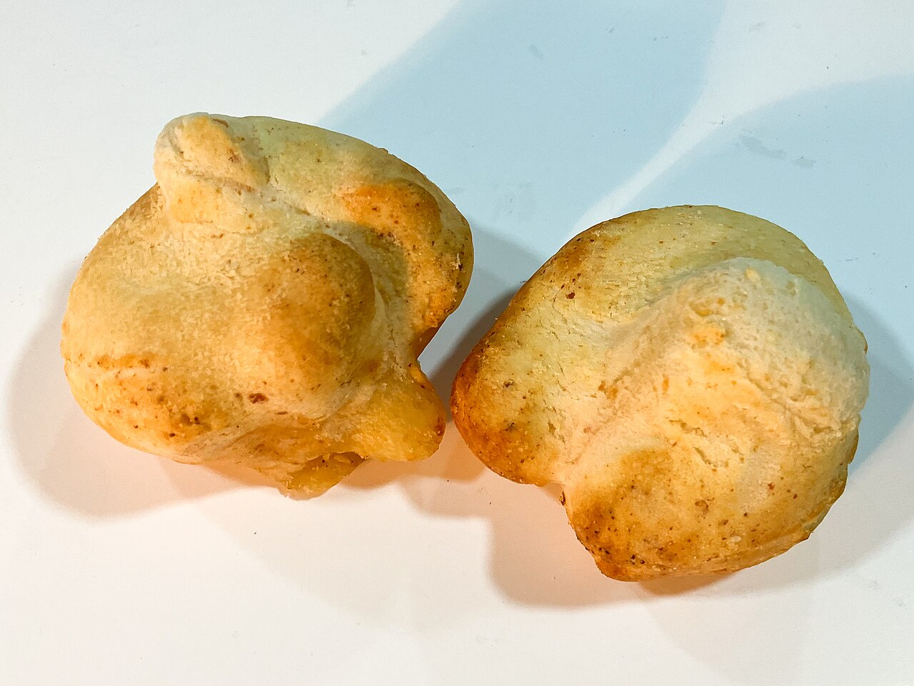 Commons: pandebono
