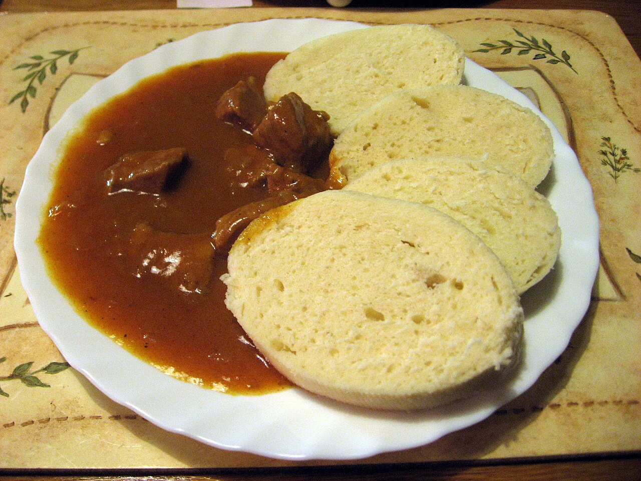 Commons: Czech goulash knedliky