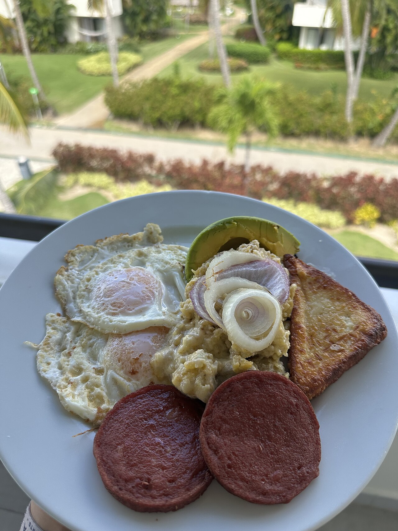 Commons: mangú tres golpes