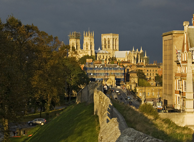 Commons: York city walls