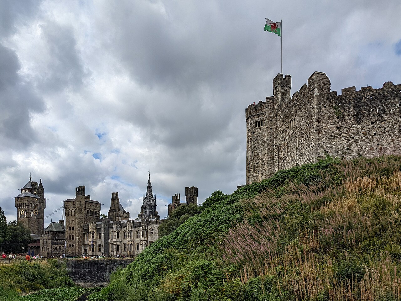 Commons: Cardiff Castle