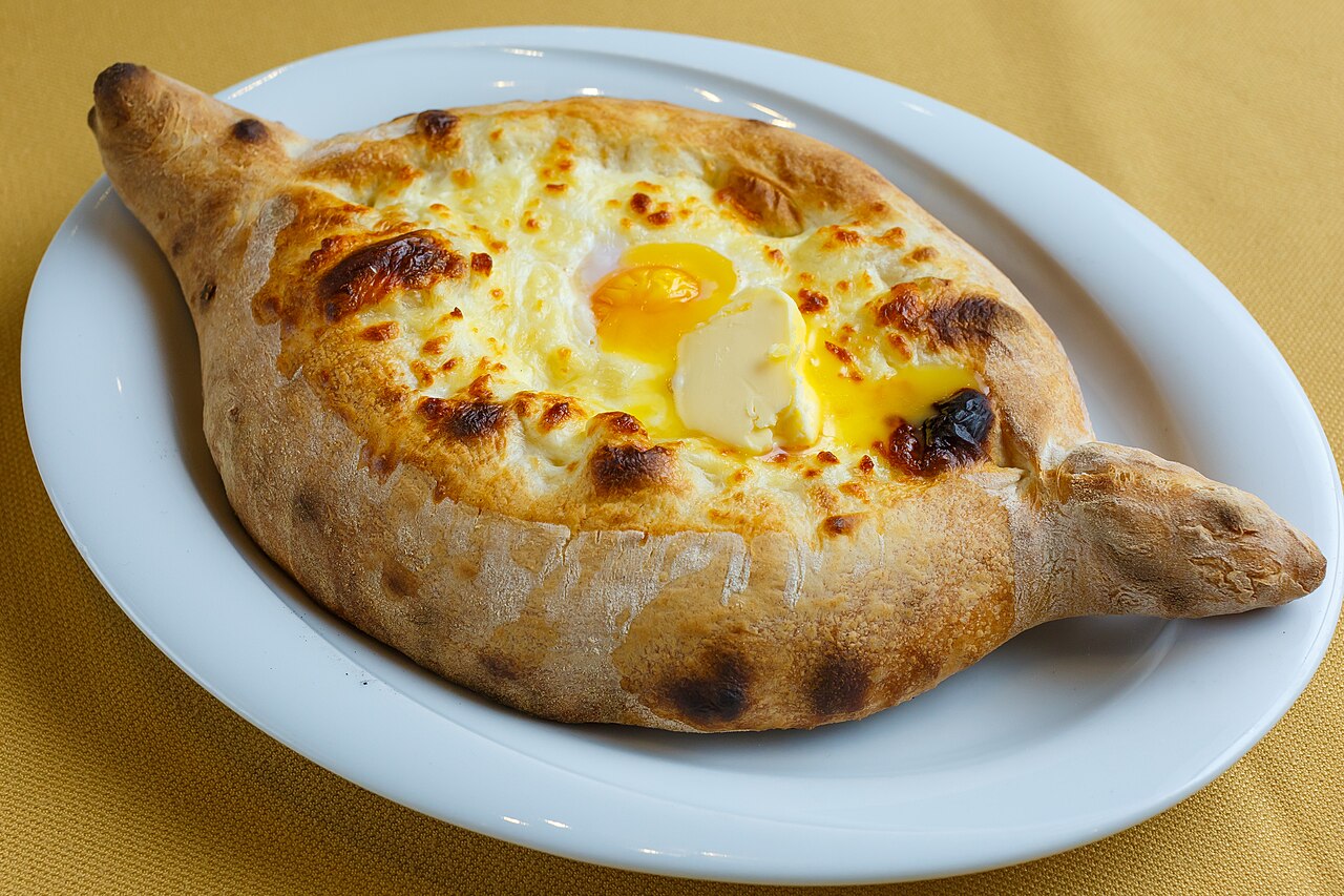 Commons: Adjarian khachapuri
