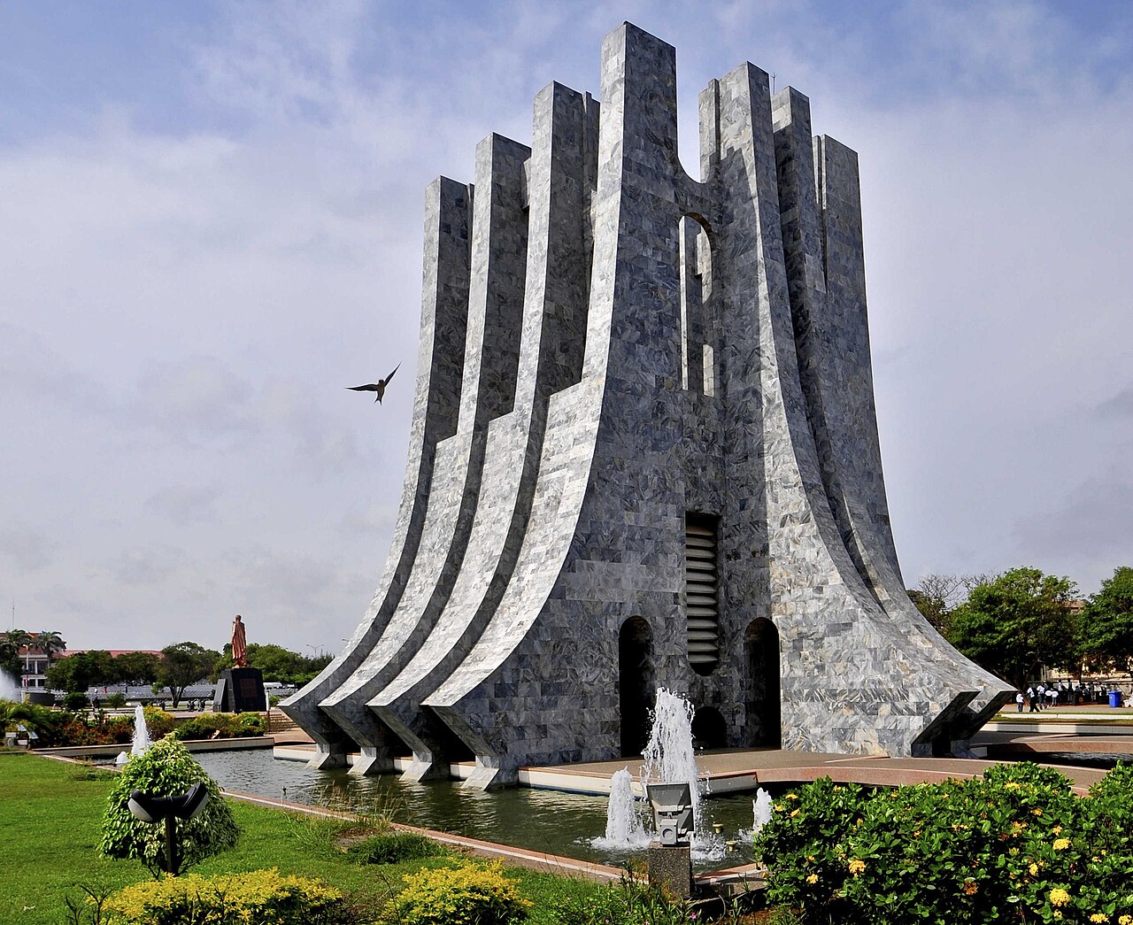 Commons: Kwame Nkrumah Mausoleum