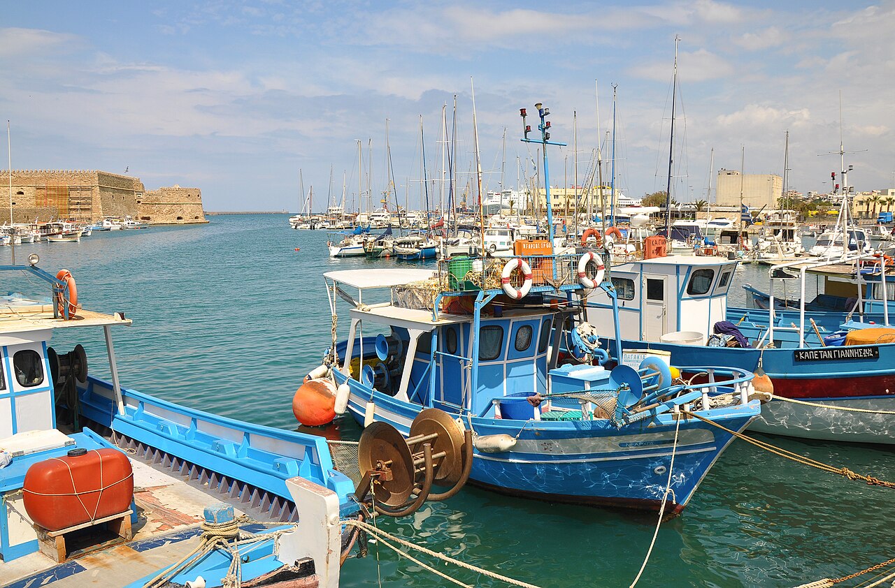 Commons: Heraklion harbour
