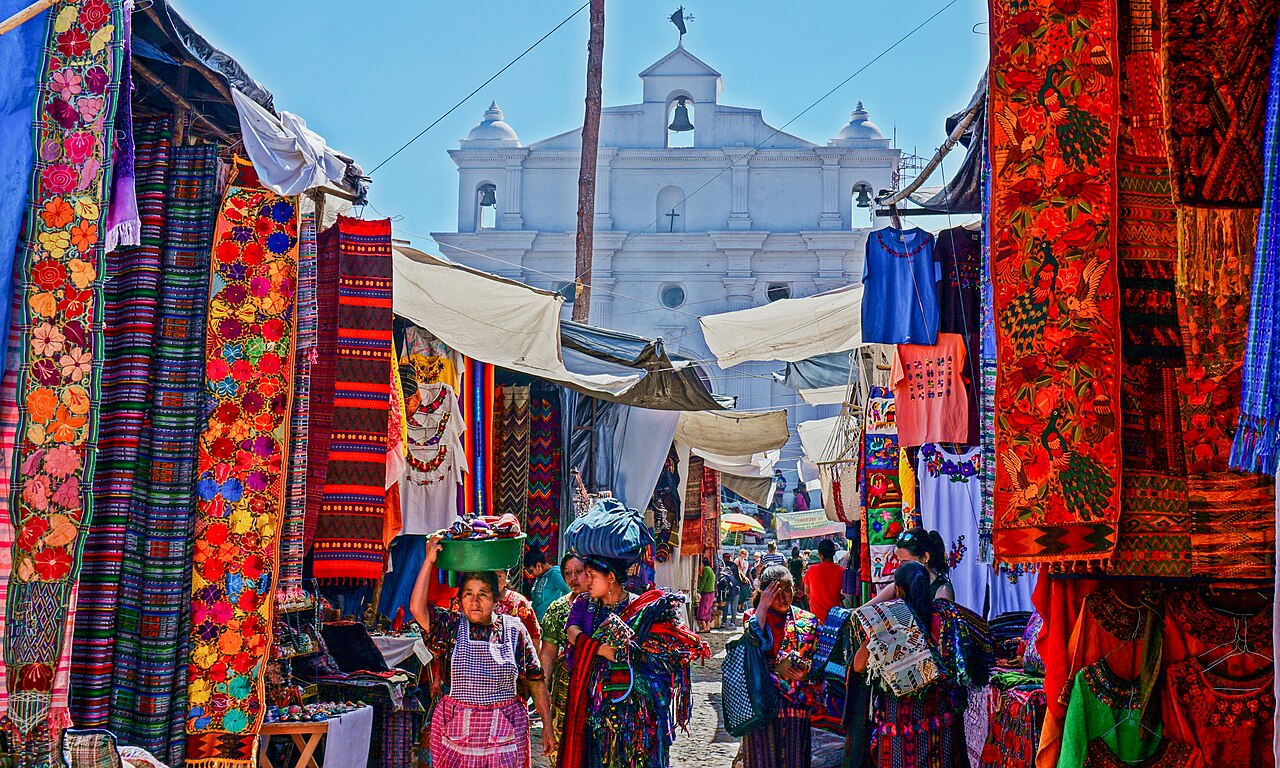 Commons: Chichicastenango market
