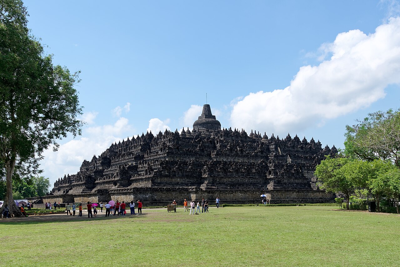 Commons: Borobudur temple