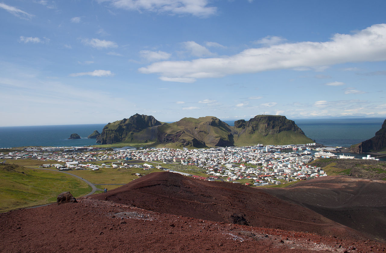 Commons: Vestmannaeyjar town
