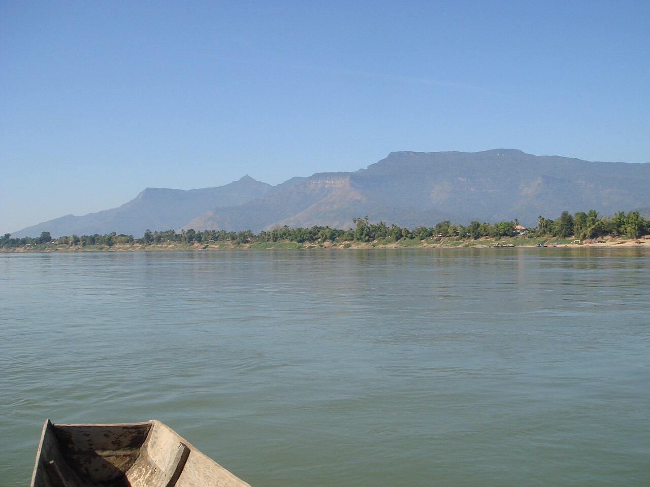 Commons: Champasak town Mekong