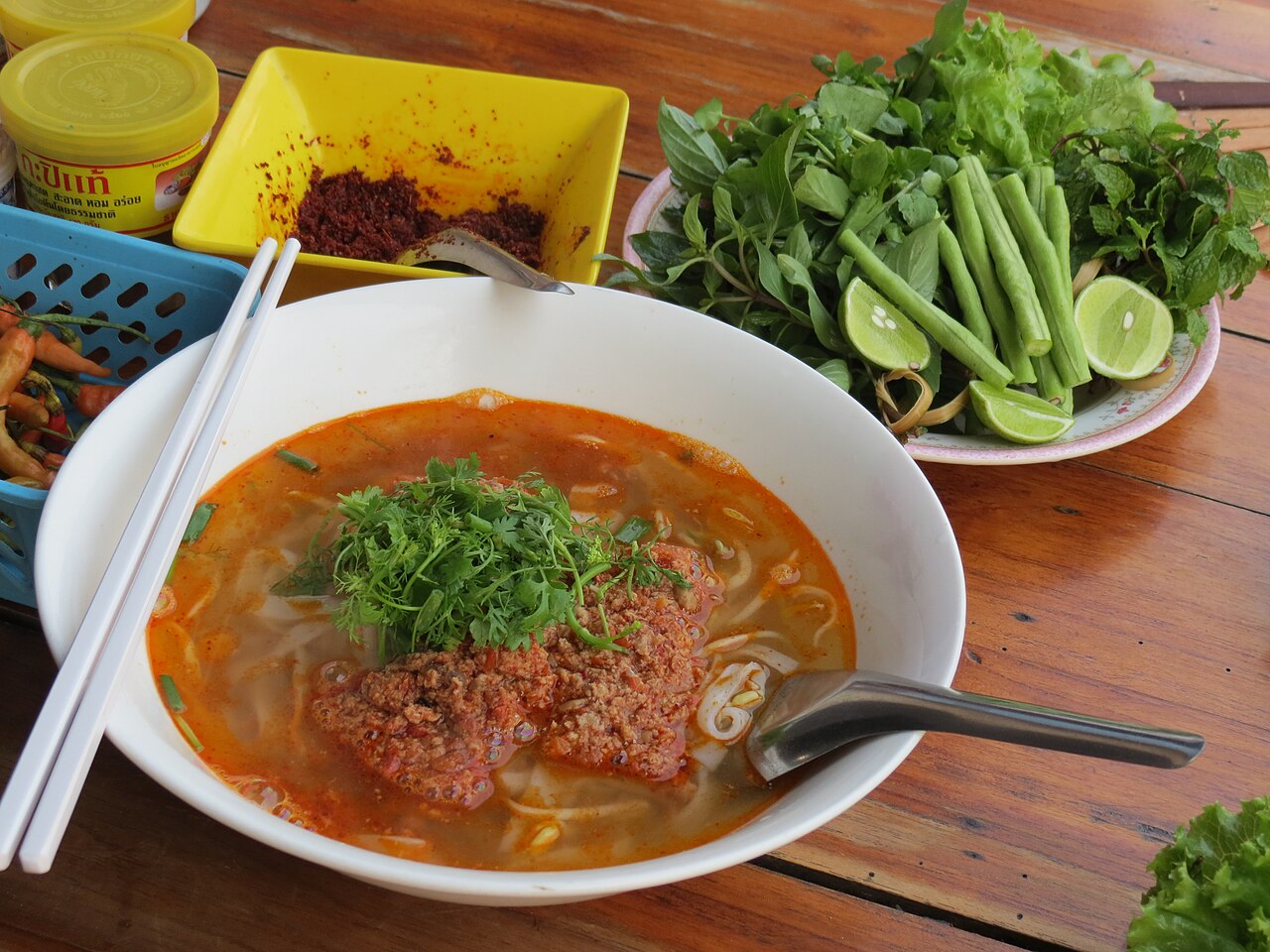 Commons: Lao khao soi Luang Prabang