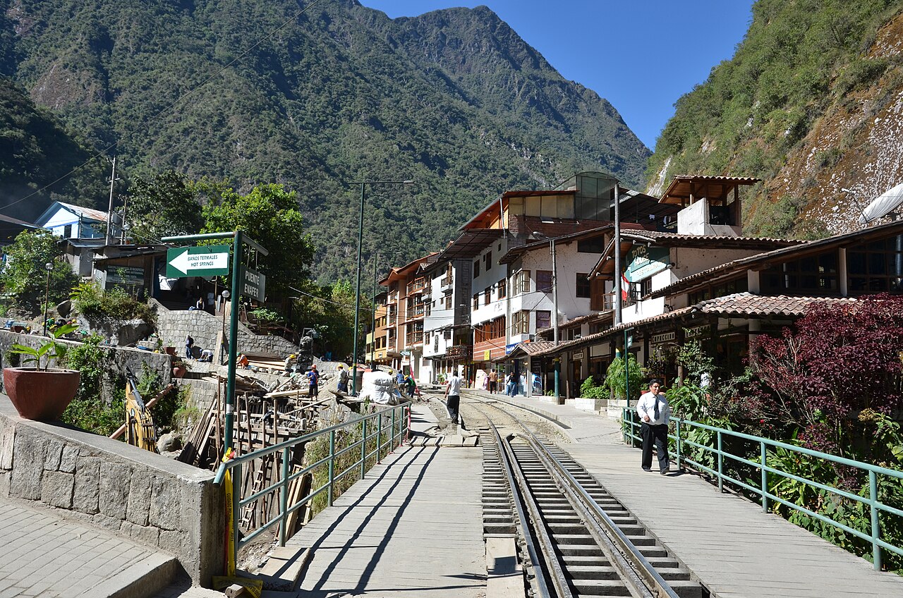 Commons: Aguas Calientes city