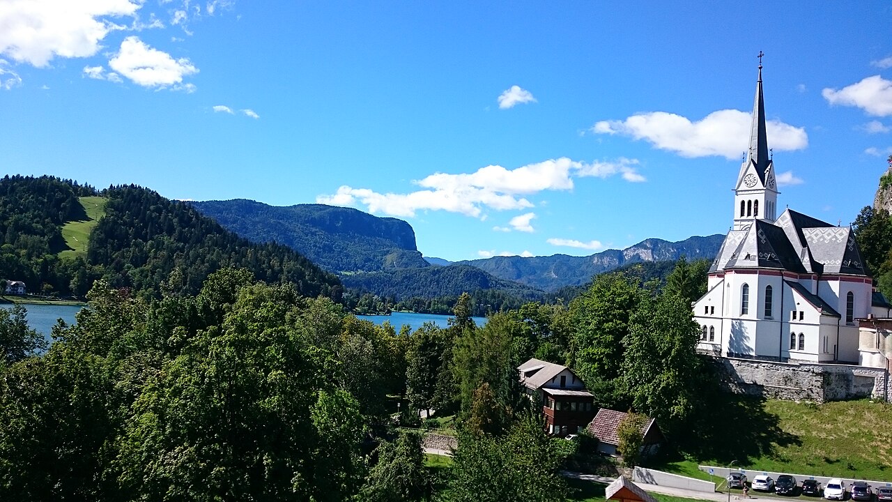 Commons: Category:Views of Bled