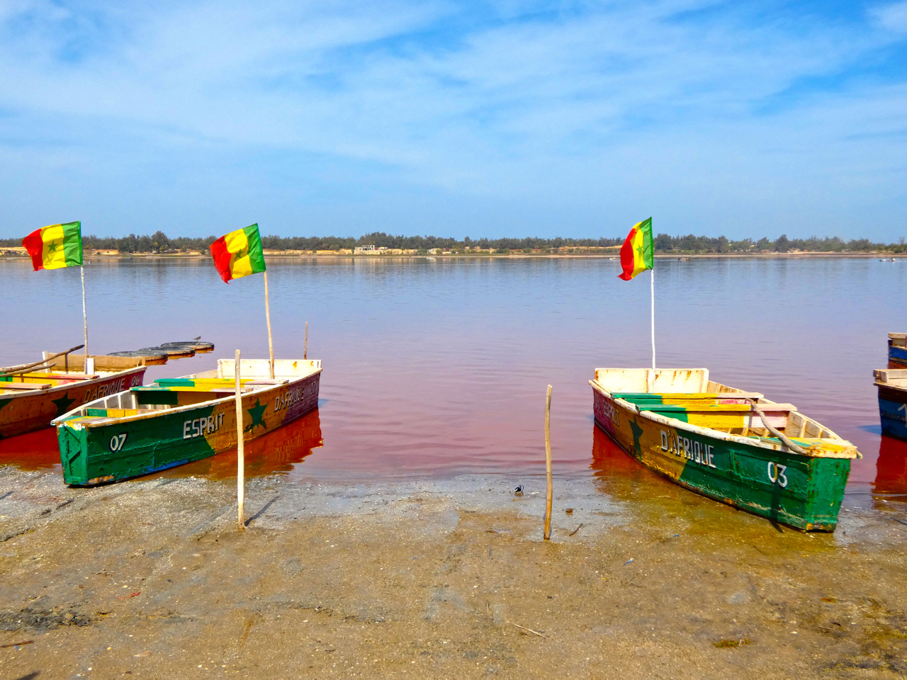 Commons: Lake Retba, the Pink Lake