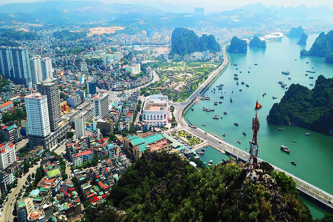 Hạ Long (city)