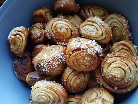 Cinnamon buns