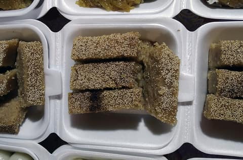 Semolina cake (sanwin makin)